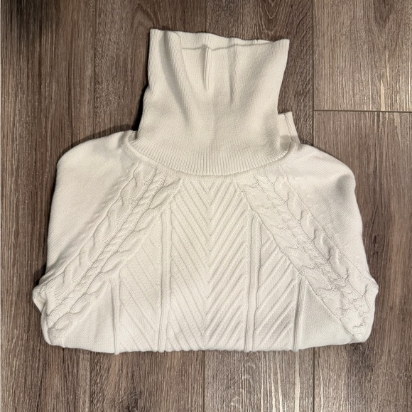 Tommy Hilfiger Off-White Turtleneck Sweater - Picture 8 of 8